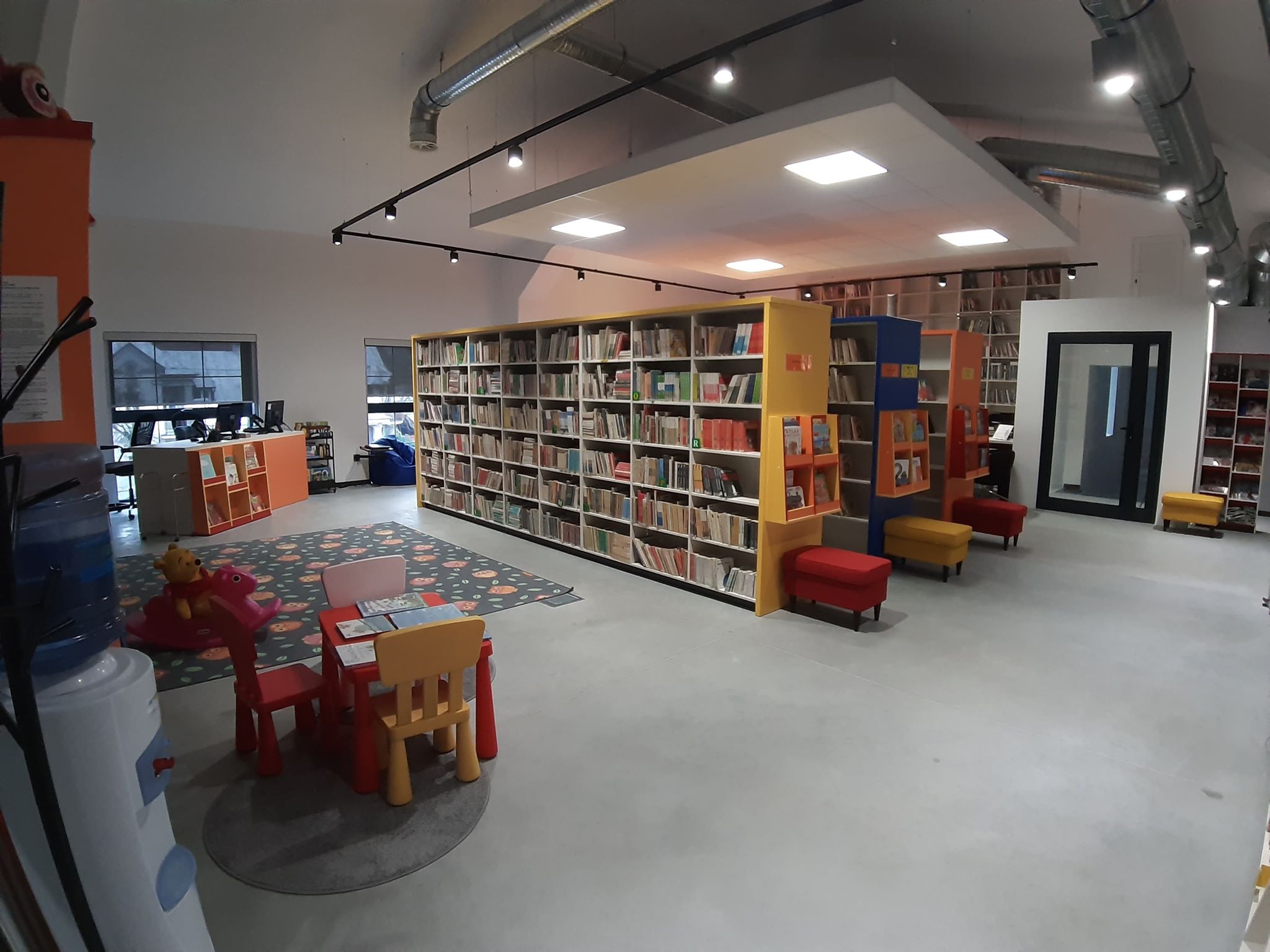 wnętrze oddziału dla dzieci Miejskiej Biblioteki Publicznej