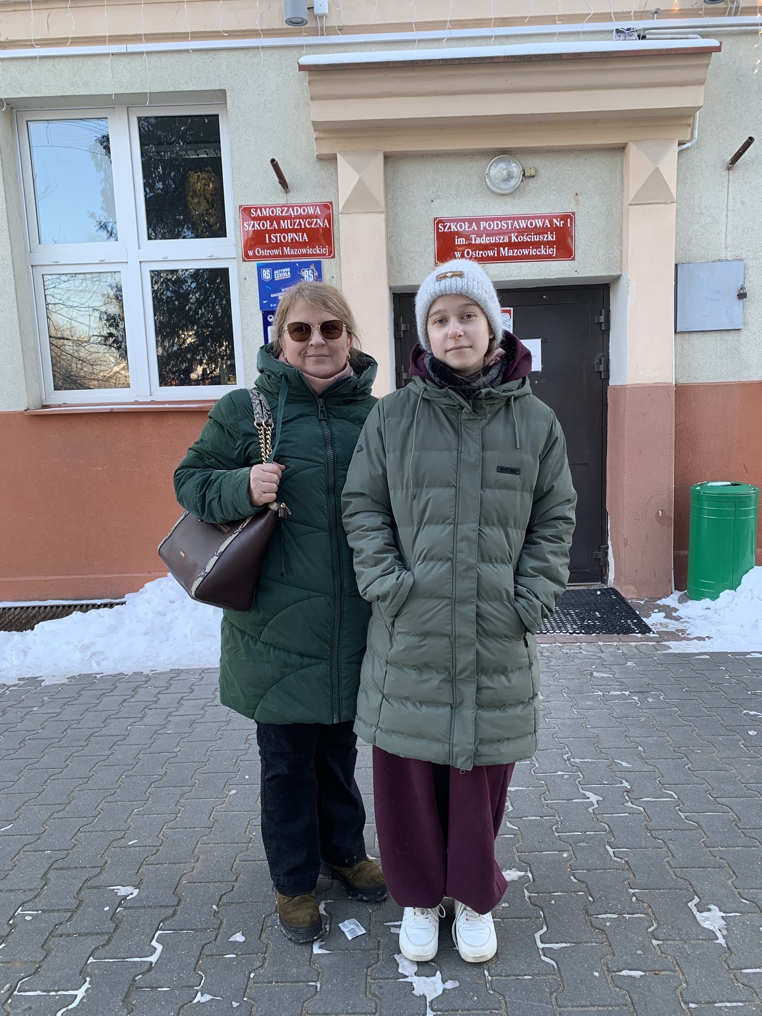 Lena Wierzbowska z klasy VII B Szkoły Podstawowej nr 1 w Ostrowi Mazowieckiej zakwalifikowała się do etapu wojewódzkiego Konkursu Języka Polskiego