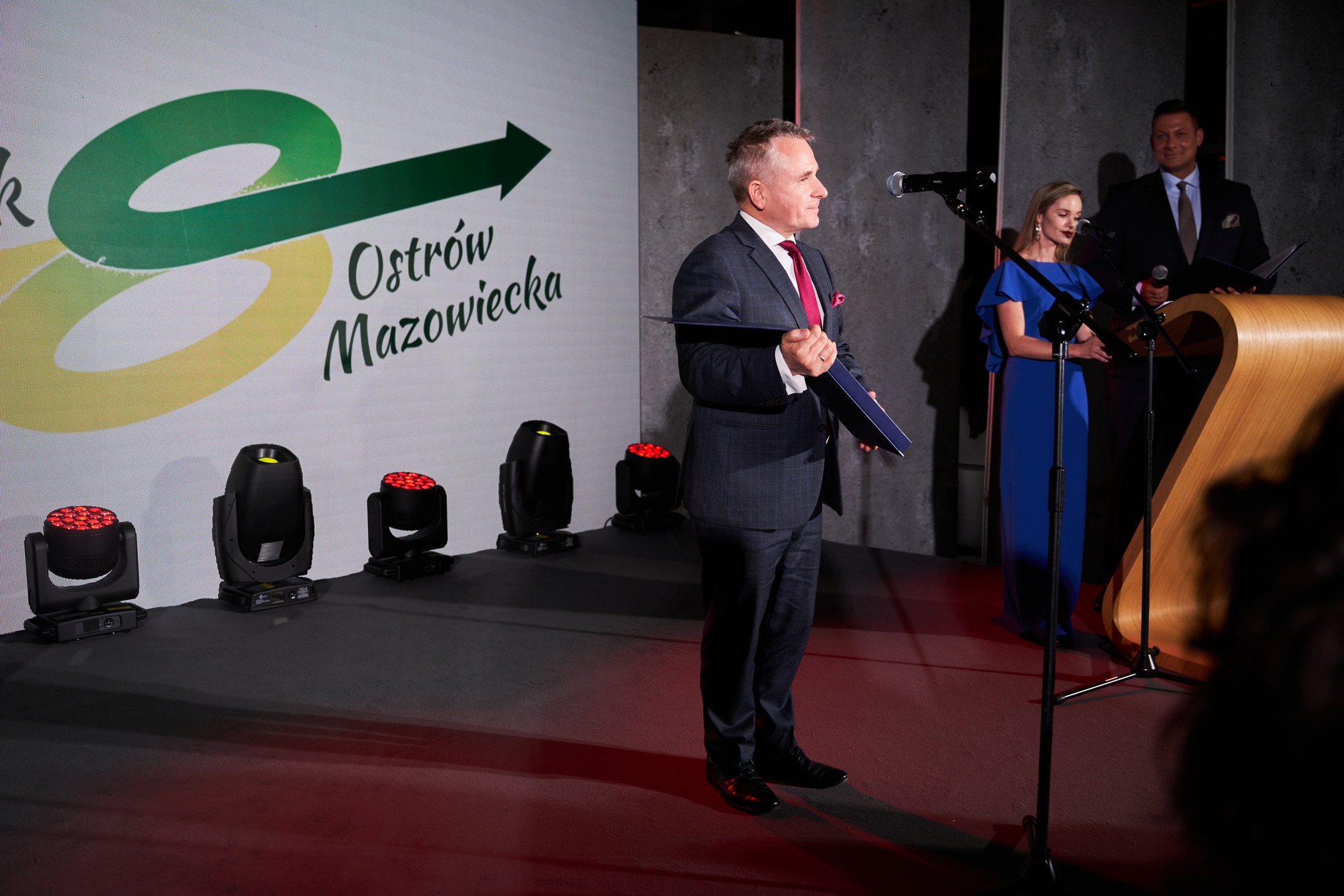 Burmistrz Jerzy Bauer podczas przemówienia po odebraniu nagrody Symbol Polskiej Samorządności 2022