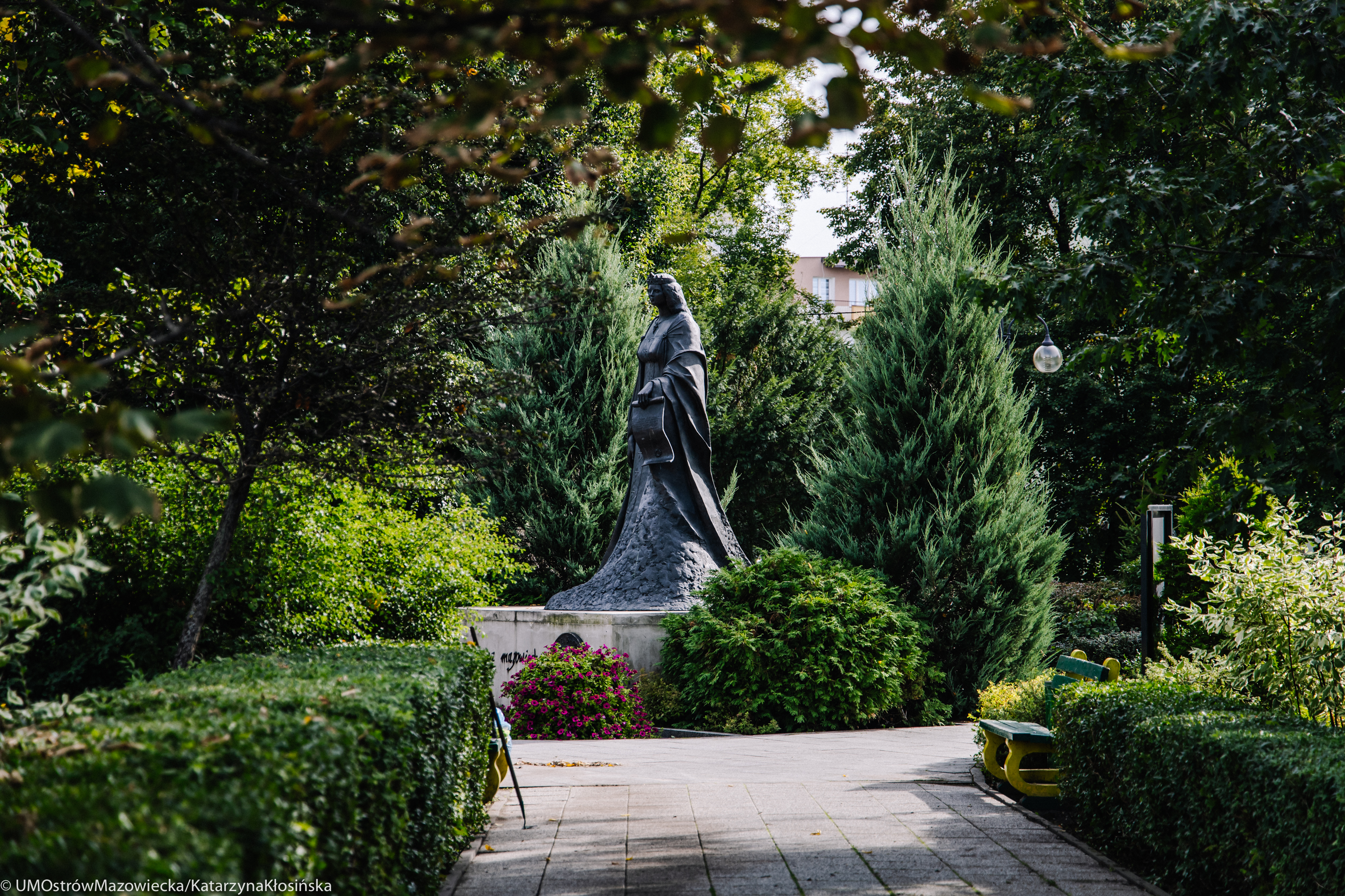 pomnik Księżnej Anny Mazowieckiej