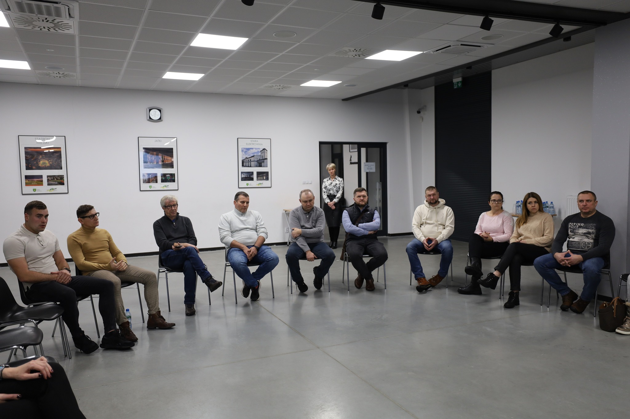 Spotkanie konsultacyjne ws. nowego samorządowego projektu wspierającego szkolenie młodzieży trenującej piłkę nożną w ostrowskich klubach