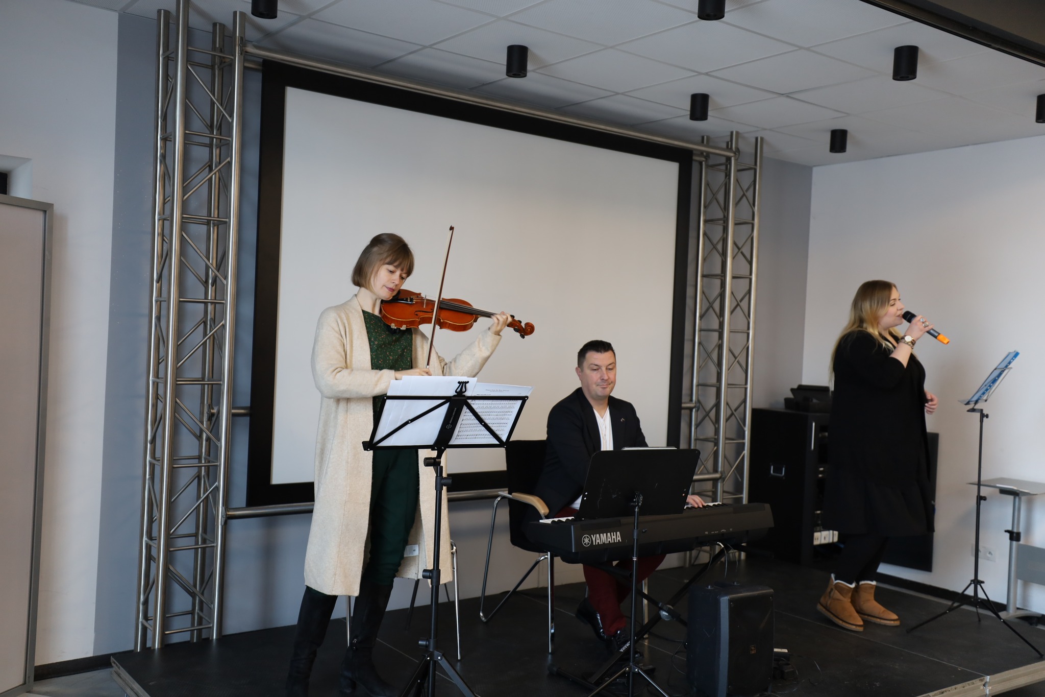 Filharmonia z Łomży zagrała i zaśpiewała na audycjach muzycznych w Starej Elektrowni 