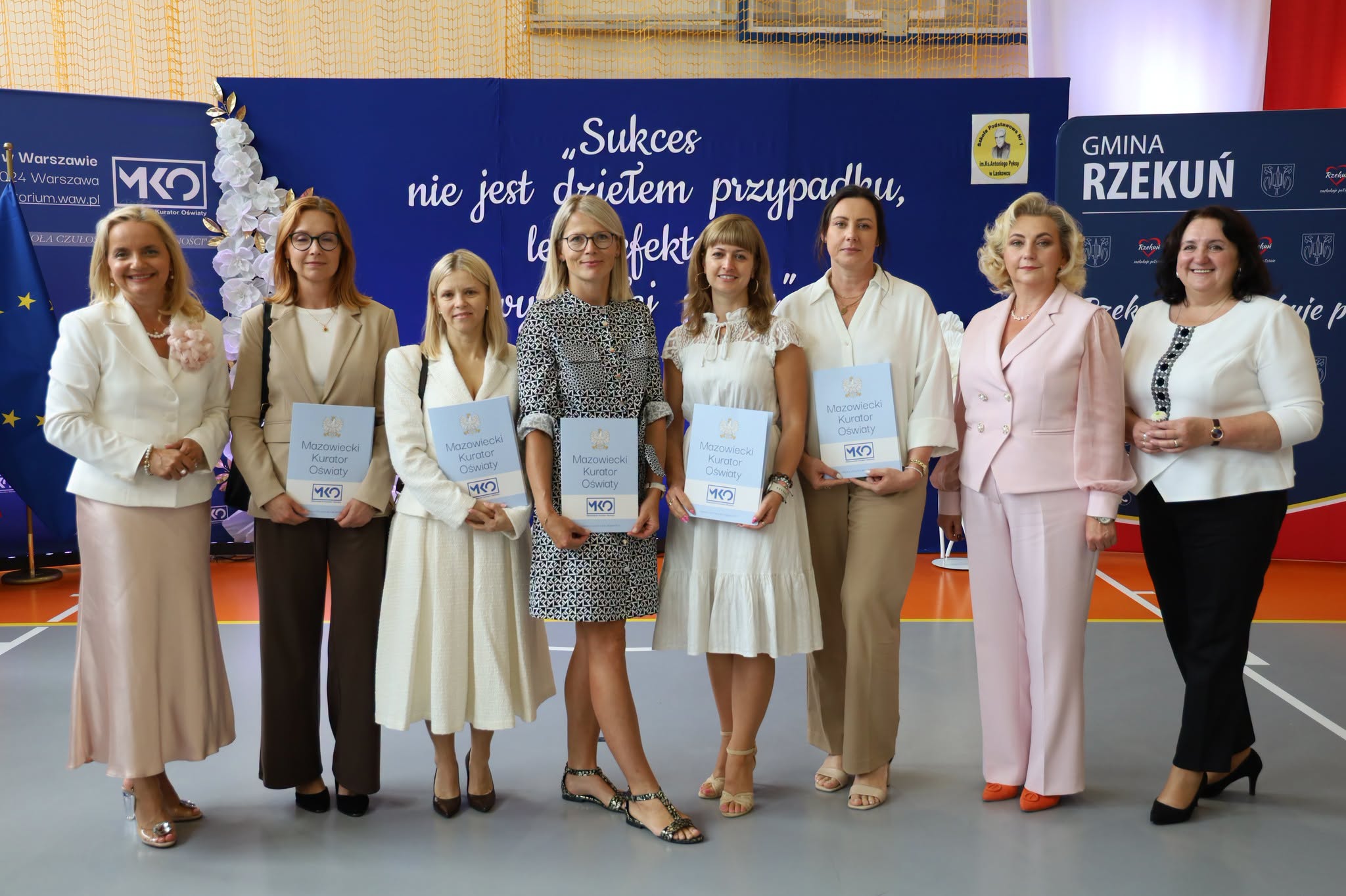 wręczenie nagród nauczycielom mianowanym