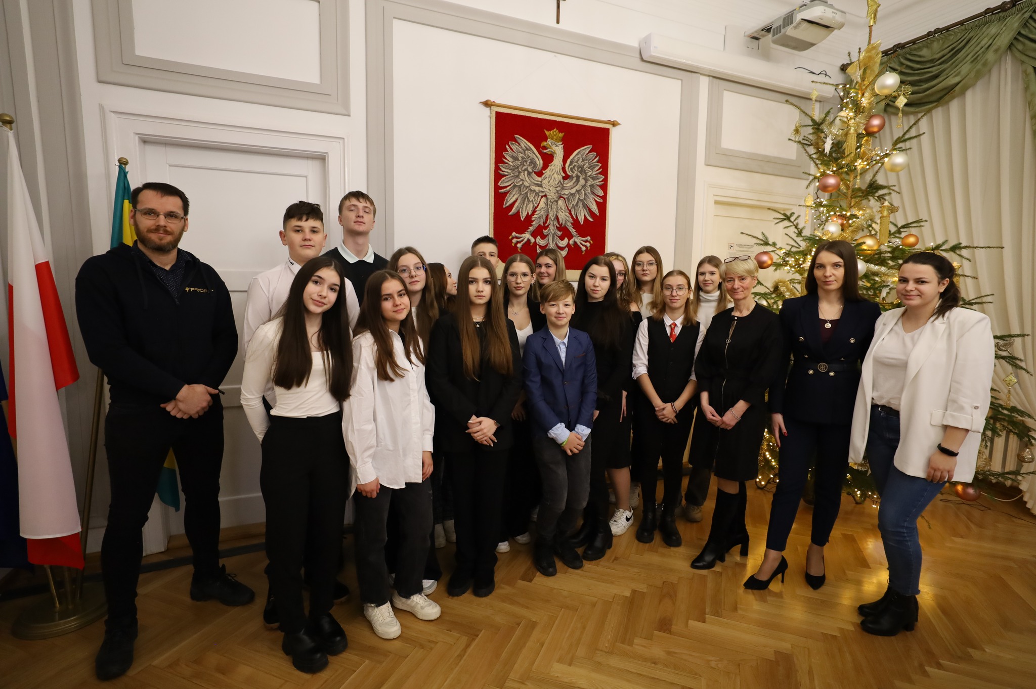 Zdjęcie grupowe z V Sesji Młodzieżowej Rady Miasta