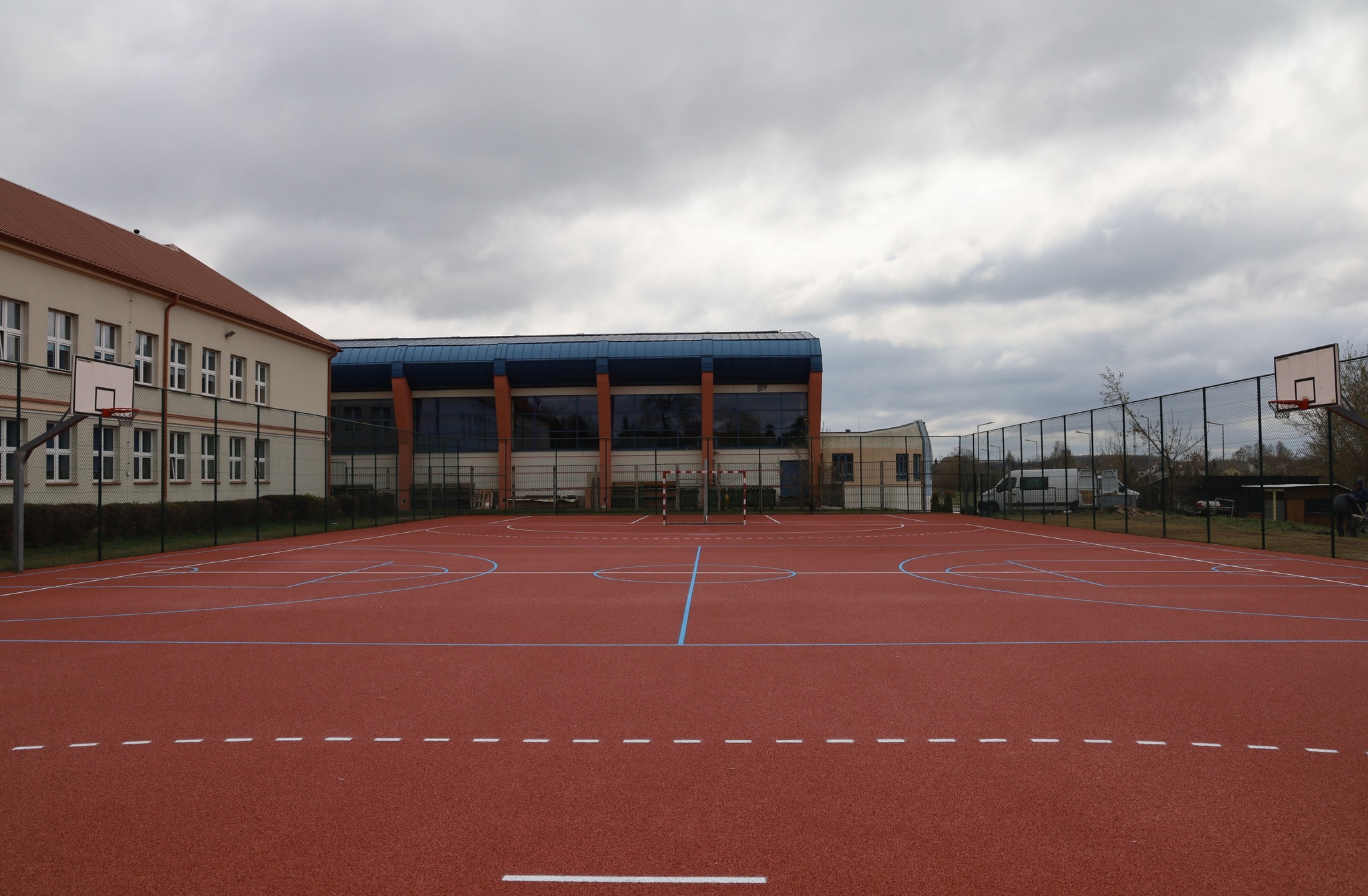 modernizacja boiska sportowego przy Szkole Podstawowej Nr 1.