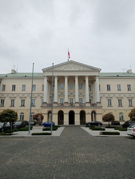 „Remont nawierzchni ulicy Szkoły Podchorążych Piechoty w Ostrowi Mazowieckiej" Miasto Ostrów Mazowiecka pozyskało dofinansowanie w wysokość 553 141,55 zł ze środków Rządowego Funduszu Rozwoju Dróg.