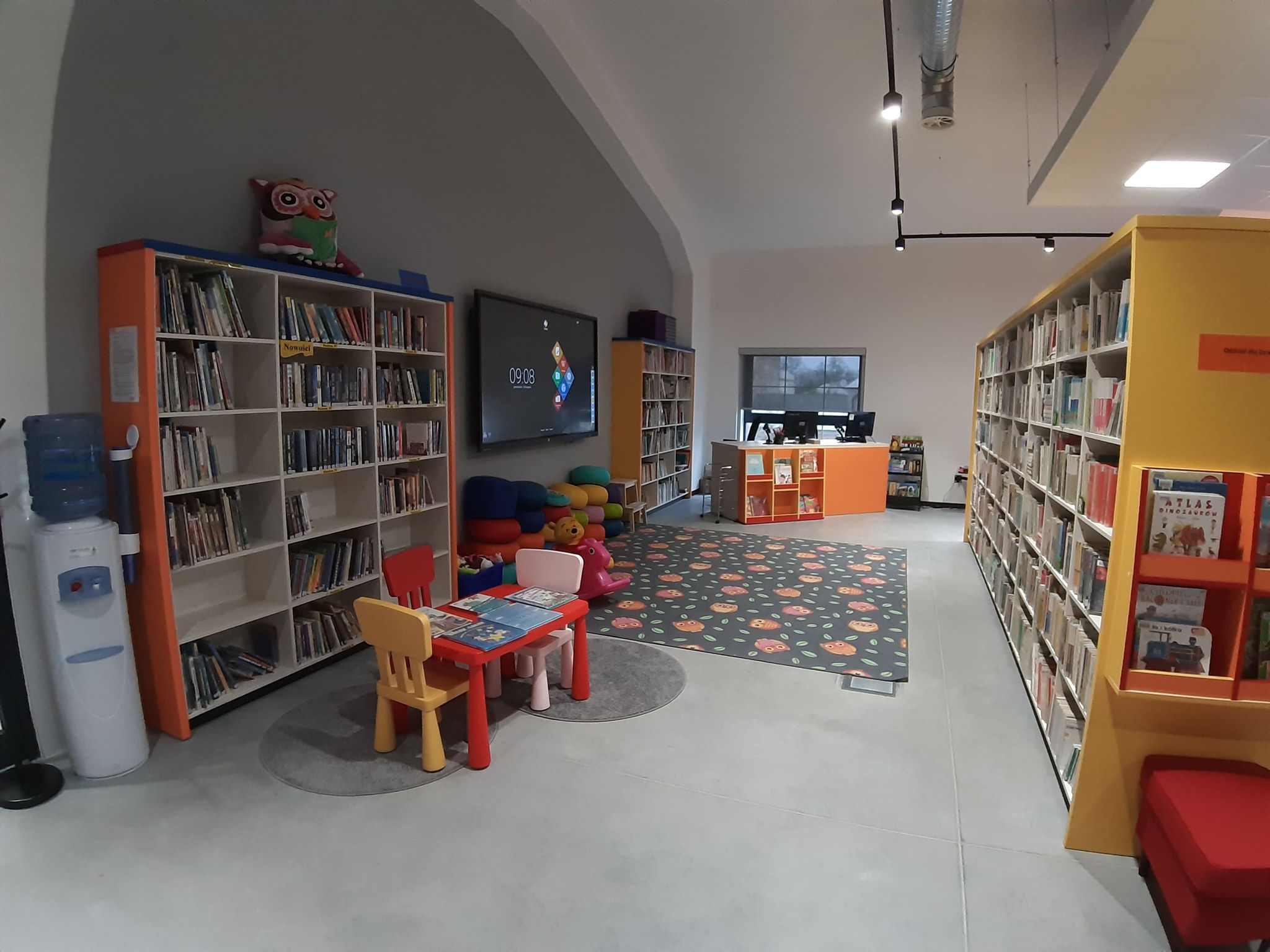 wnętrze oddziału dla dzieci Miejskiej Biblioteki Publicznej w Starej Elektrowni