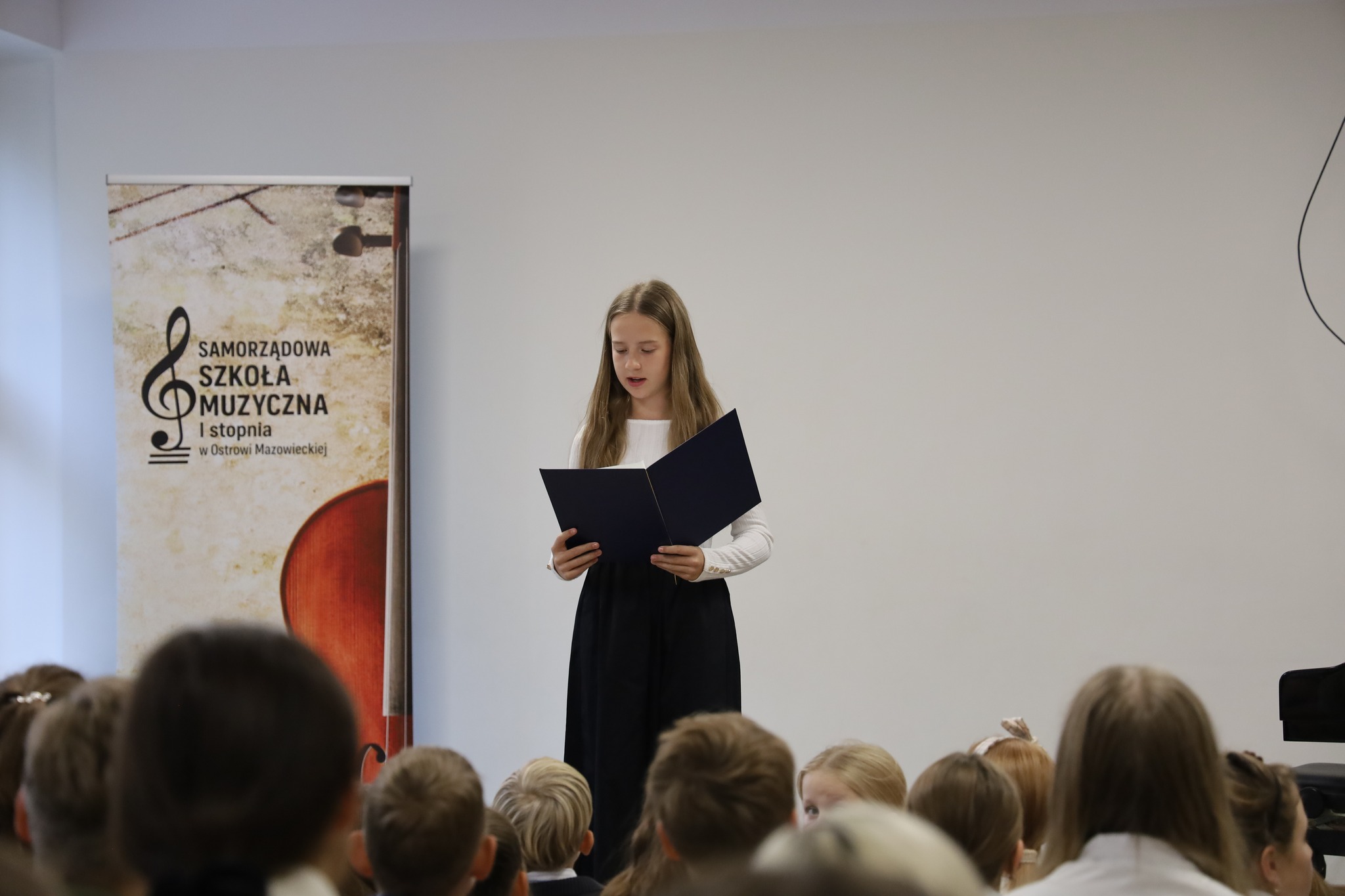 Ślubowanie uczniów klas pierwszych Samorządowej Szkoły Muzycznej I stopnia w Ostrowi Mazowieckiej