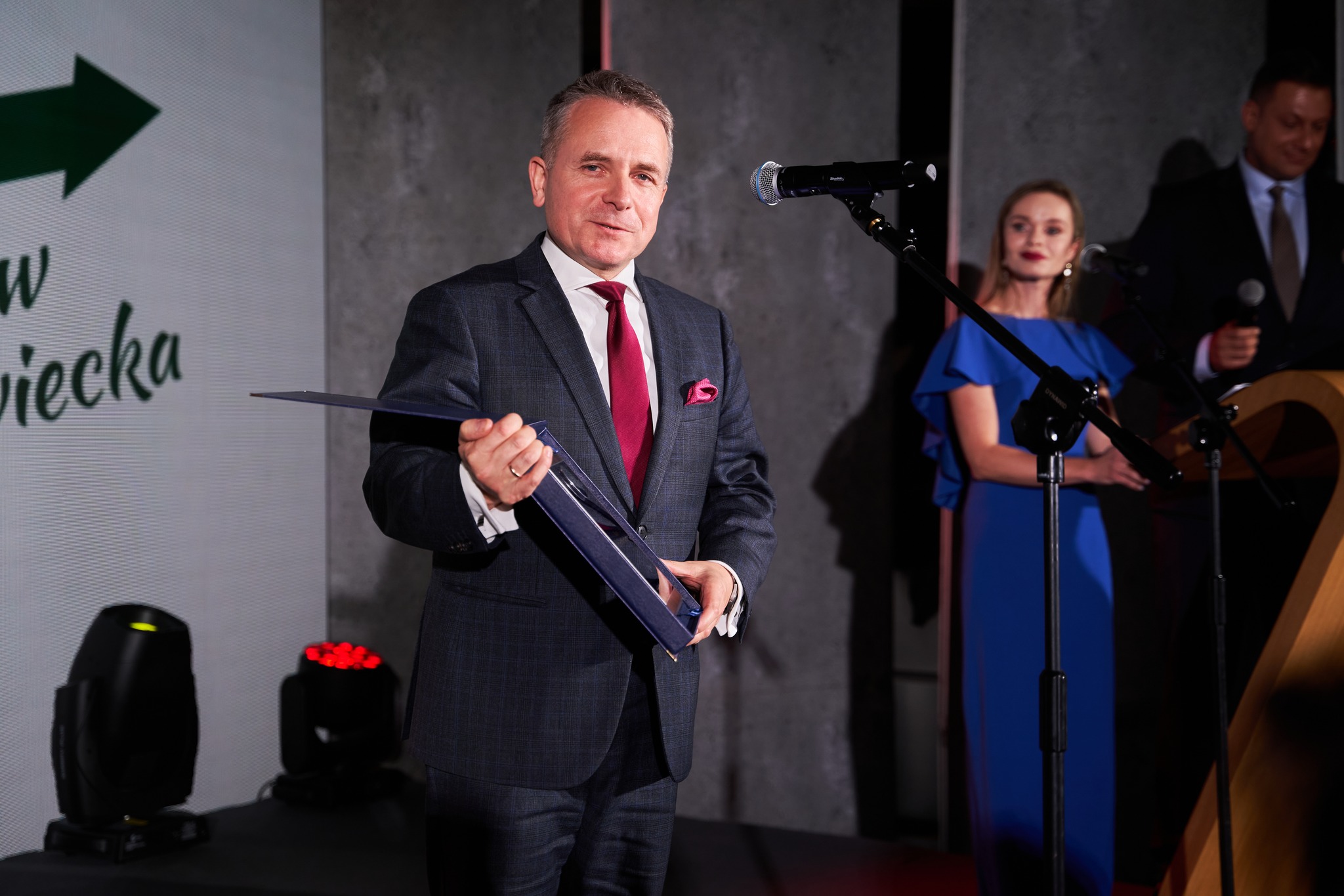 Burmistrz Jerzy Bauer podczas przemówienia po odebraniu nagrody Symbol Polskiej Samorządności 2022
