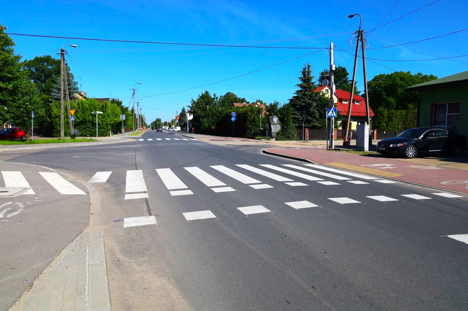 Skrzyżowanie ulic w Ostrowi Mazowieckiej i droga ul. Sikorskiego 