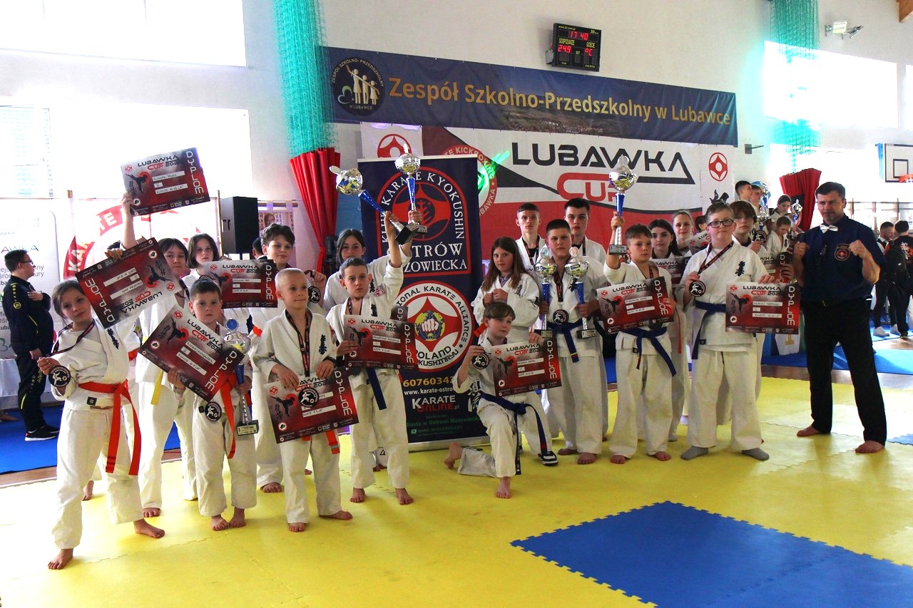 uczestnicy V Międzynarodowego Turnieju Karate Kyokushin Lubawka CUP