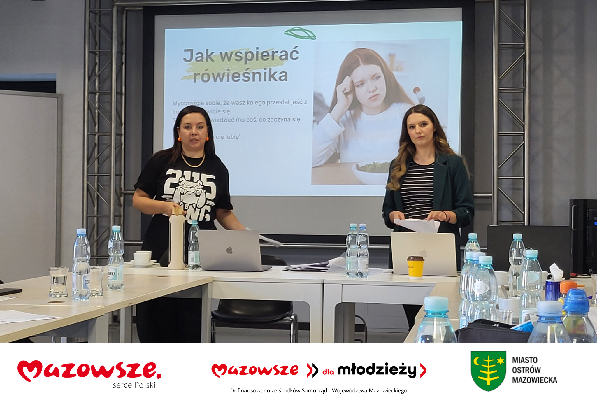 kobiety prowadzące szkolenie