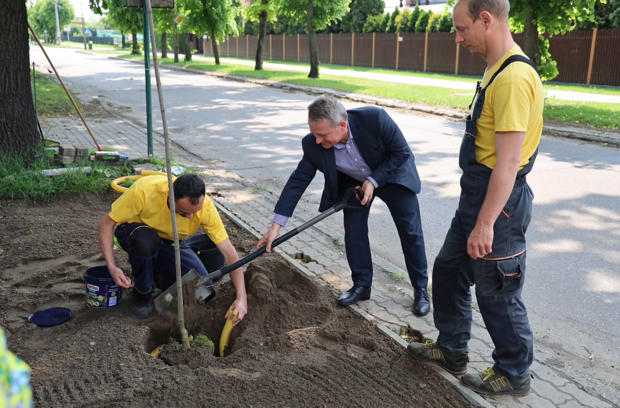 osoby świętujące Dzień Matki w Ostrowi Mazowieckiej