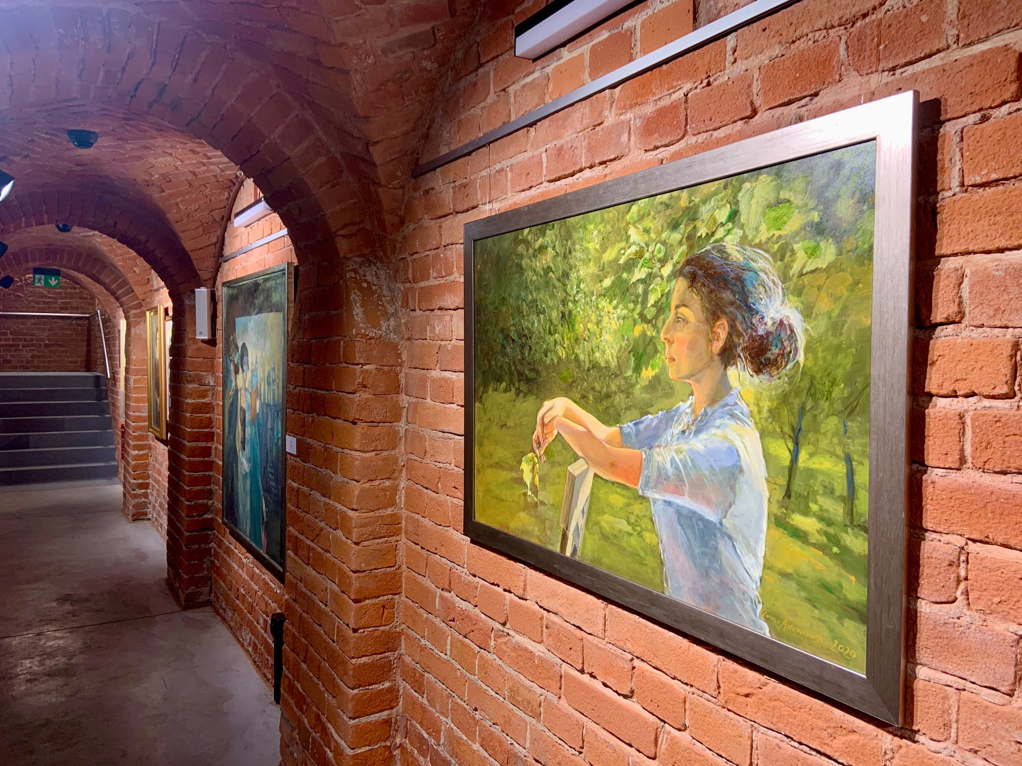fragment wystawy Teresy Adamowskiej Spójrz na nią