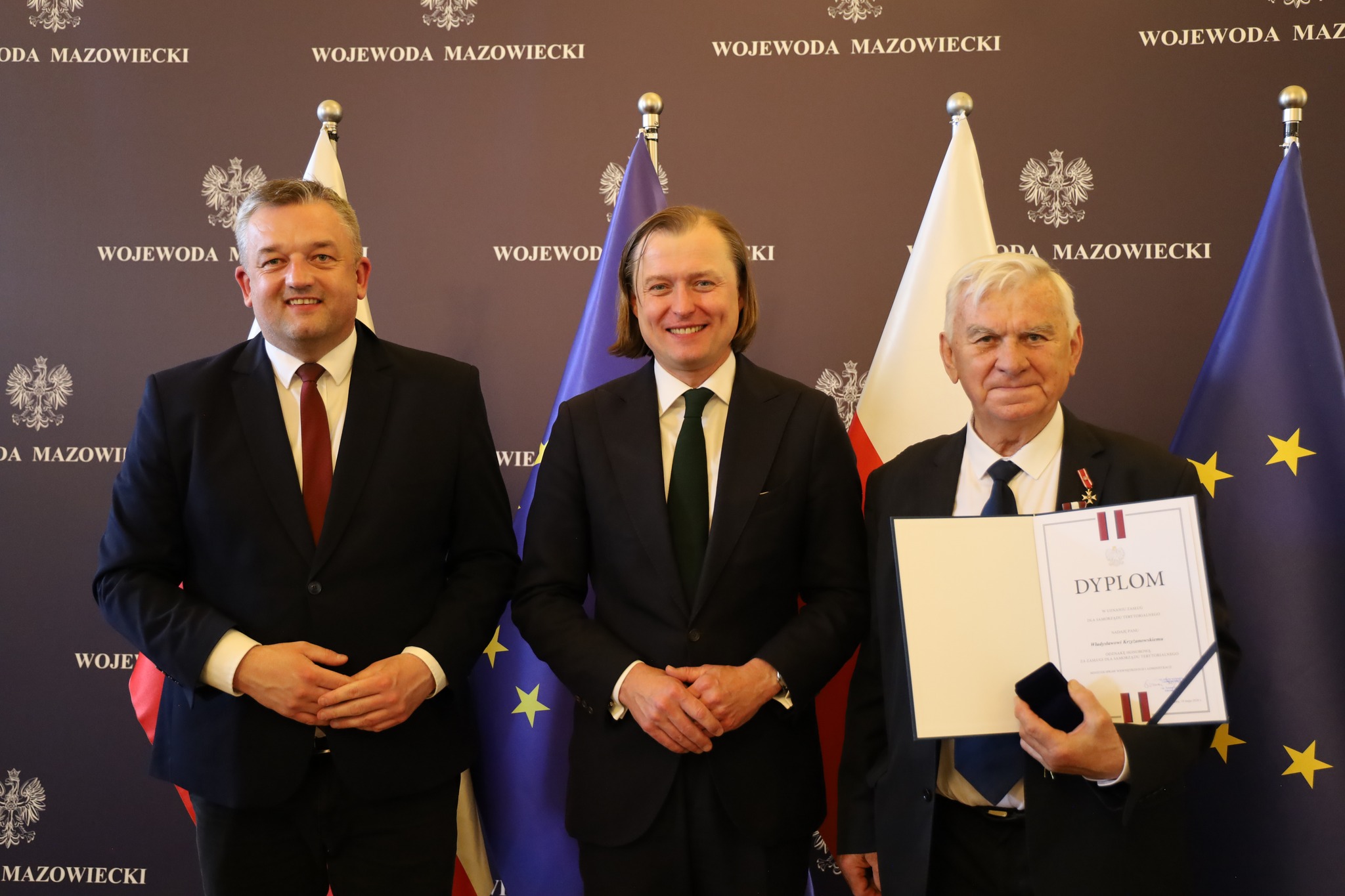 Pan Władysław Krzyżanowski – Honorowy Obywatel Miasta Ostrów Mazowiecka – został uhonorowany Dyplomem Uznania oraz Odznaką Honorową za Zasługi dla Samorządu Terytorialnego.