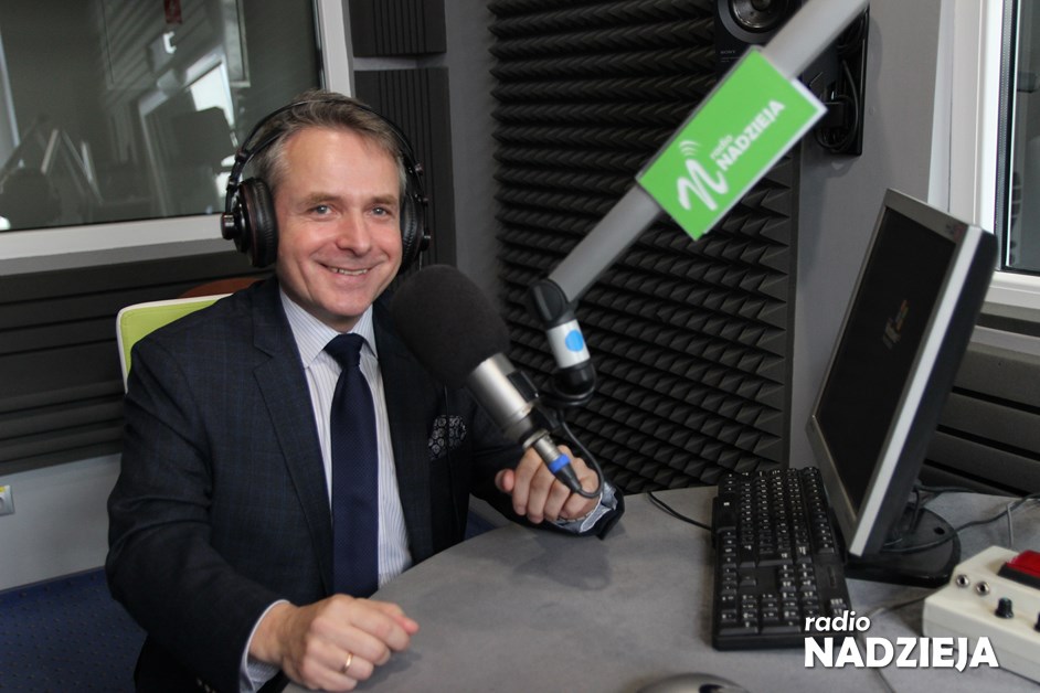 burmistrz Jerzy Bauer podczas wywiadu w Radiu Nadzieja