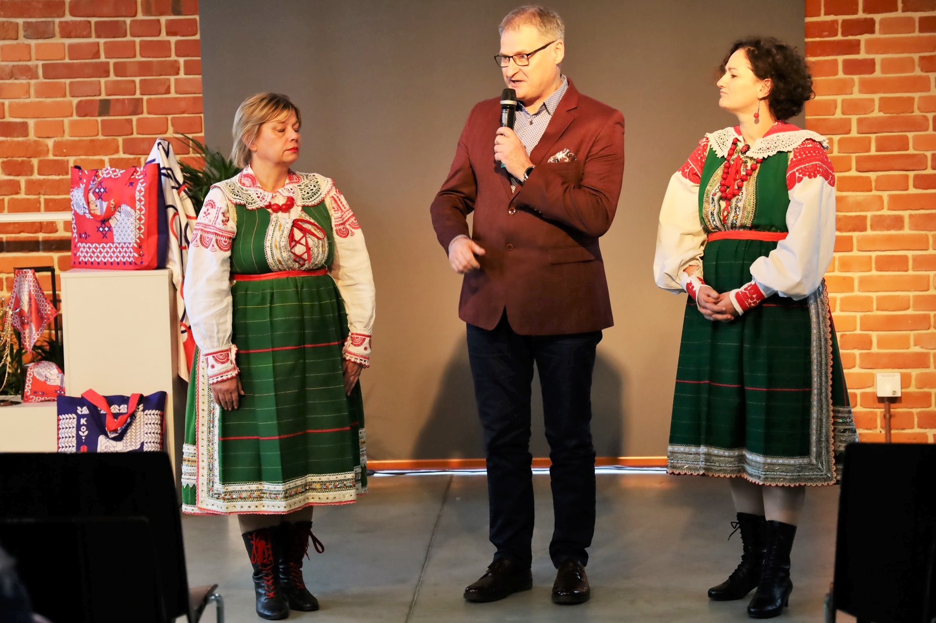 na-zdjeciu-uczestnicy-spotkania