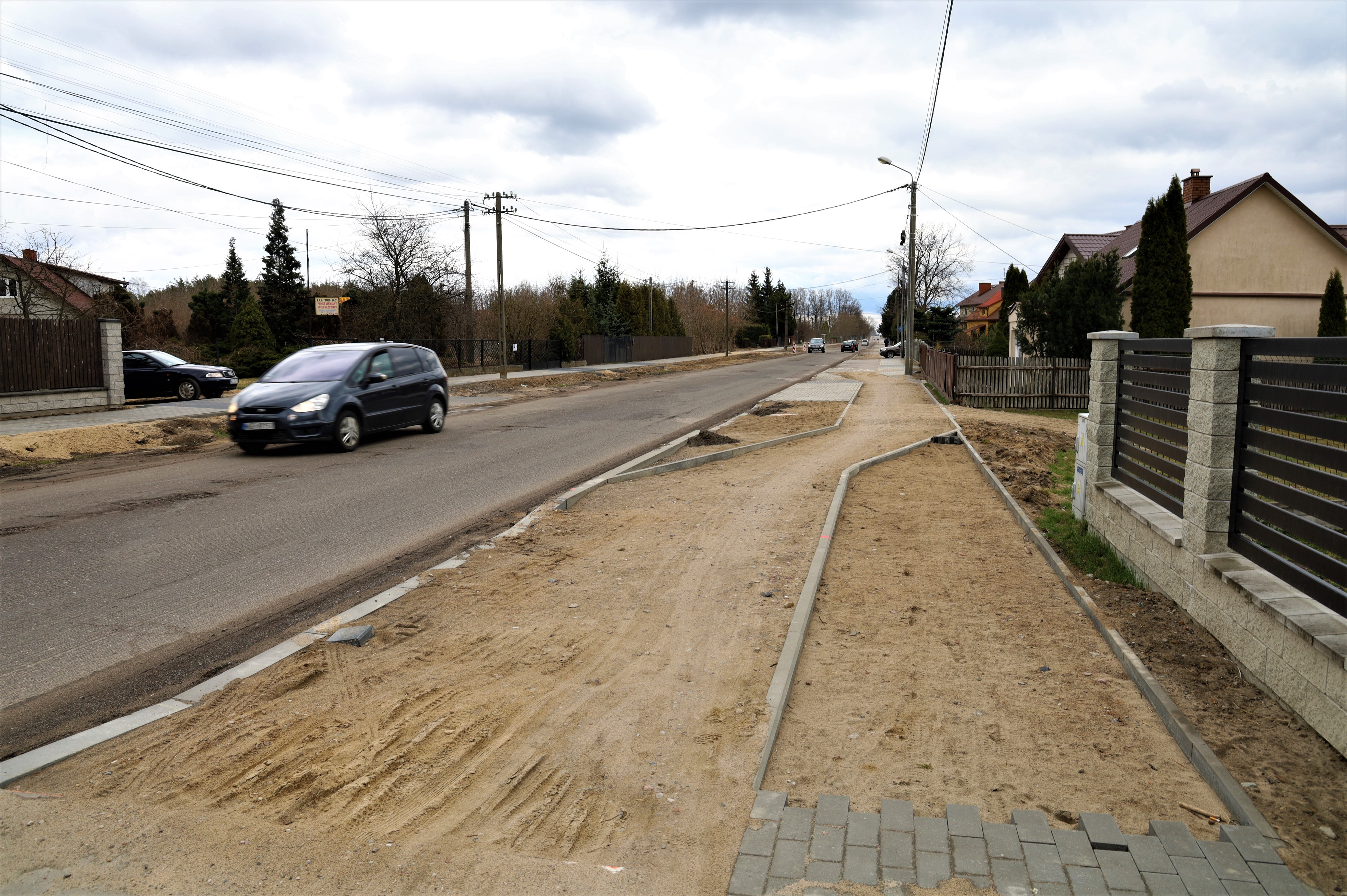 zdjęcie z ulicy Sikorskiego podczas przebudowy drogi