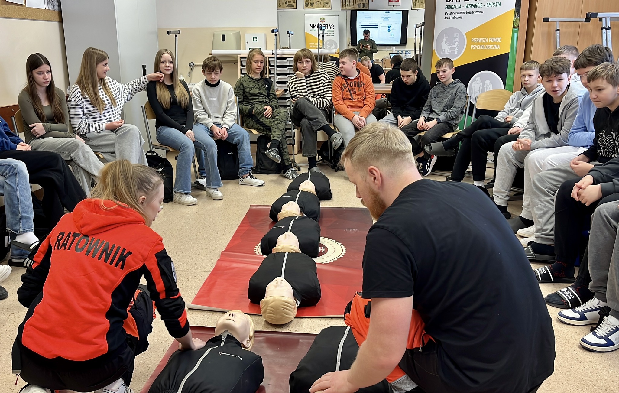 Bezpieczeństwo zaczyna się w szkole. Ruszył program SAFE CAMP dla uczniów w Ostrowi Mazowieckiej