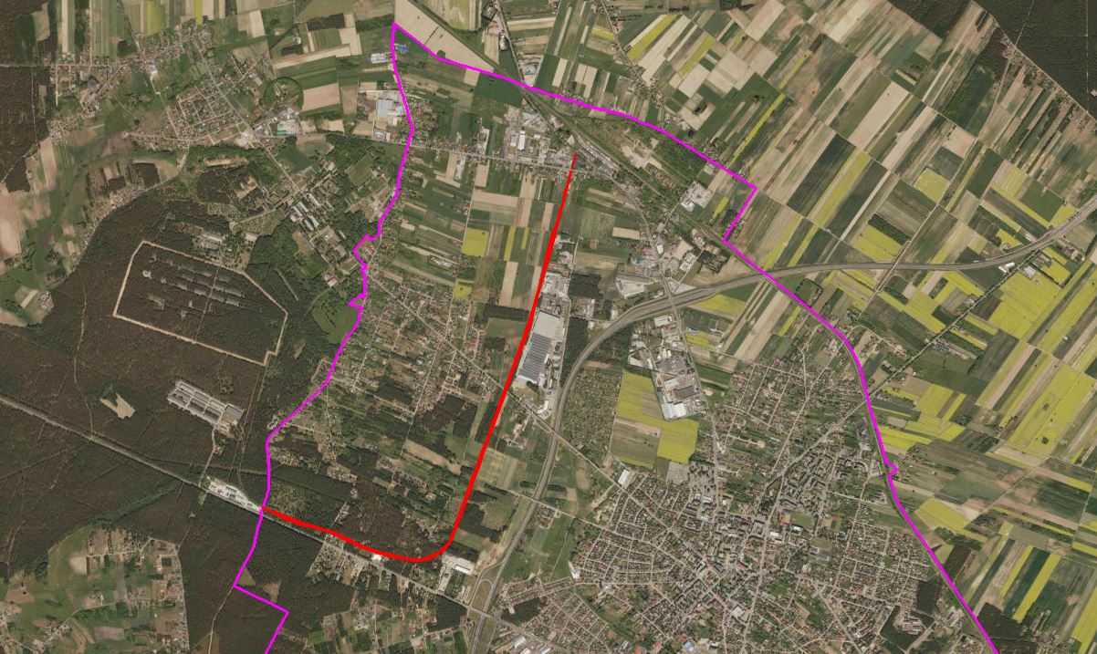 Na zdjęciu przedstawiona mapa satelitarna, na której zaznaczona linia czerwoną trasa nowych dróg w mieście od strony ul. Lubiejewskiej w kierunku ul. Różańskiej. 