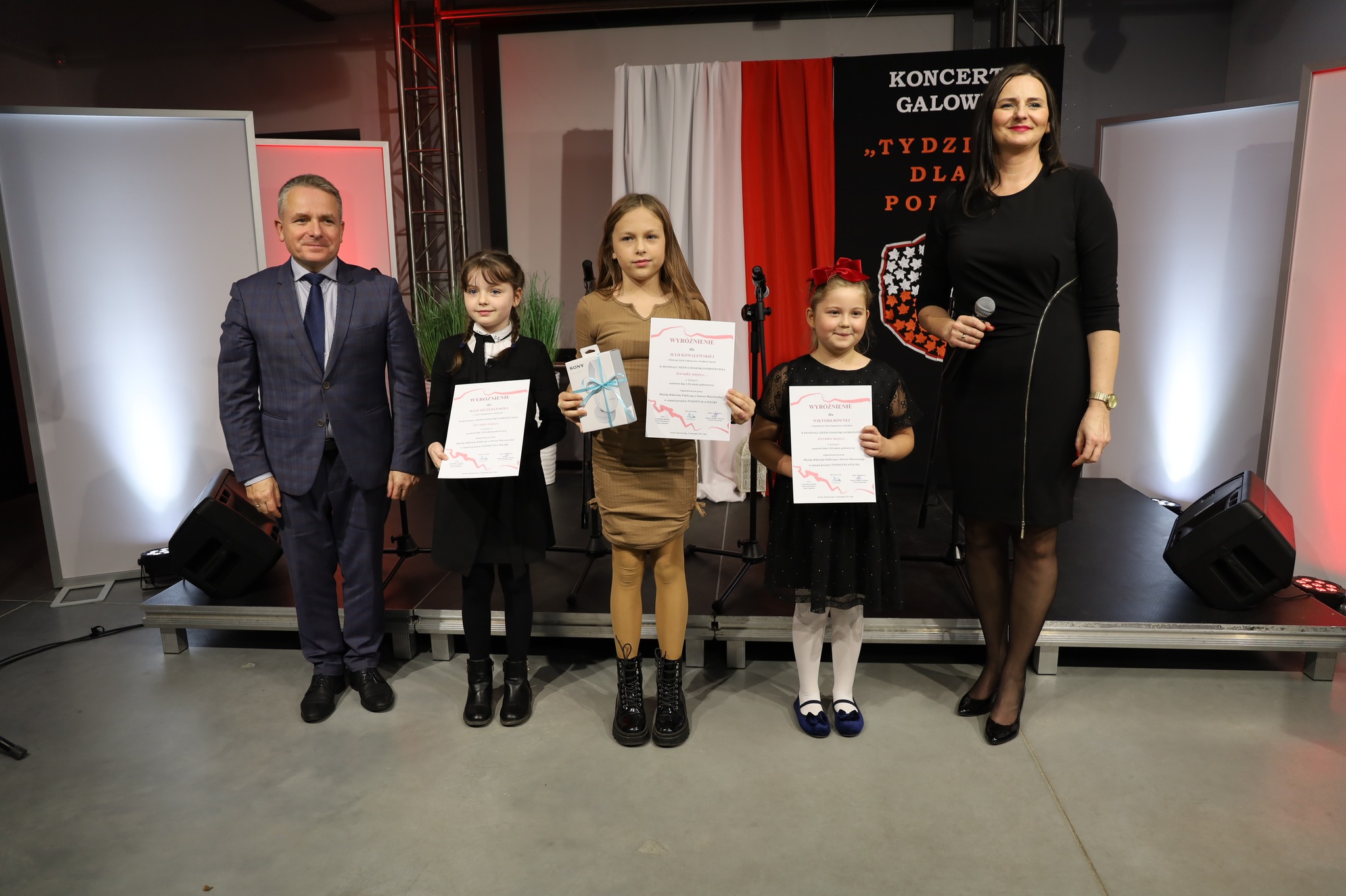 Koncert Galowy "Tydzień dla Polski" Laureaci Festiwalu Pieśni i Piosenki Patriotycznej