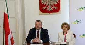 Konferencja prasowa burmistrza Miasta Huberta Betlejewskiego i zastępcy burmistrza Jolanty Zadrogi.