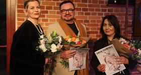 „Z plamy powstałeś” – opowieść o człowieku i paradoksach codzienności.