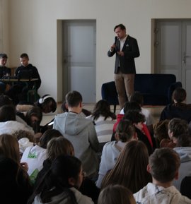 O pracy dziennikarza – spotkanie z uczniami Zespole Szkolno-Przedszkolnym w Ostrowi Mazowieckiej.