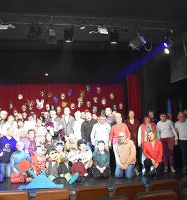 Fotorelacja z wyjazdu do Teatru Rampa w ramach zadania publicznego „Przystań do kultury”