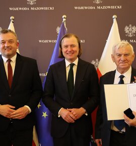 Pan Władysław Krzyżanowski – Honorowy Obywatel Miasta Ostrów Mazowiecka – został uhonorowany Dyplomem Uznania oraz Odznaką Honorową za Zasługi dla Samorządu Terytorialnego.