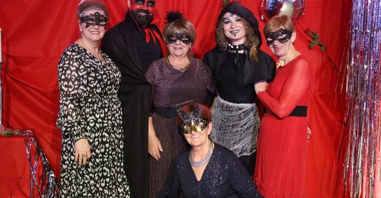 Karnawałowa noc pełna masek, muzyki i dobrej energii